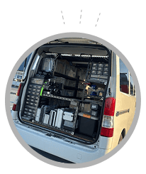 鍵交換・鍵解錠に向かう車の画像