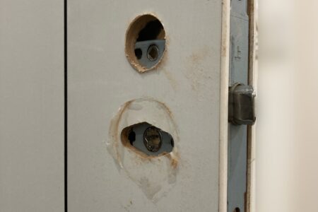 中野区　室内扉 鍵の新規取付け