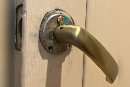 中野区　トイレのレバーハンドル故障による交換