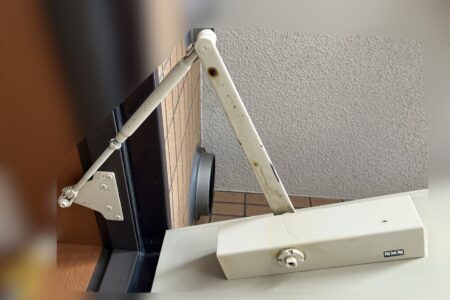 中野区　ドアクローザーの交換