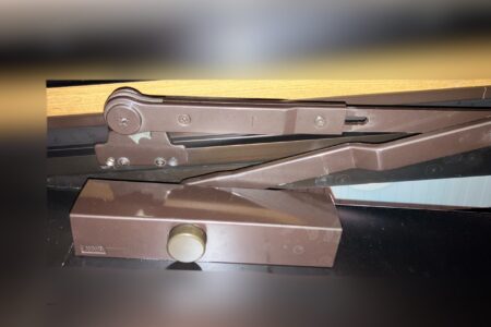 中野区　ドアクローザー交換