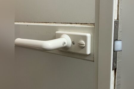中野区　浴室ドアノブ交換｜レバーハンドルの垂れ下がり