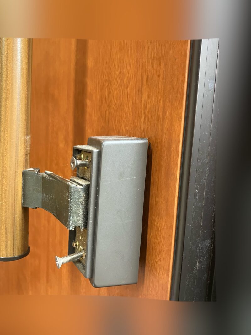 練馬区 玄関ドア プッシュプルハンドル修理