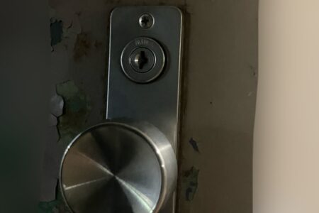 【練馬区羽沢｜退去に伴う玄関ドア鍵の原状回復】お手持ちの鍵へ交換しました