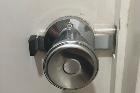 練馬区旭丘【賃貸物件｜トイレ錠の緊急交換】