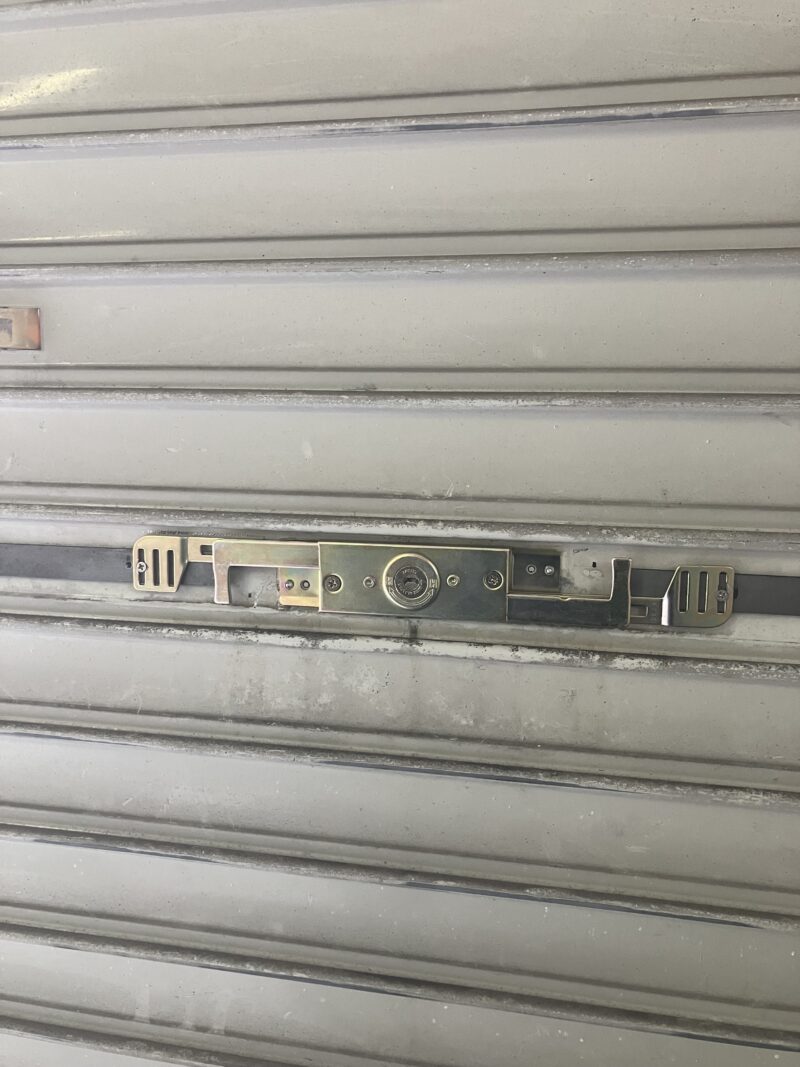 板橋区【シャッター鍵交換】空回りするシャッター錠を加工対応で交換