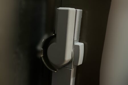 【練馬区錦】　ベランダのクレセント錠故障|緊急交換事例