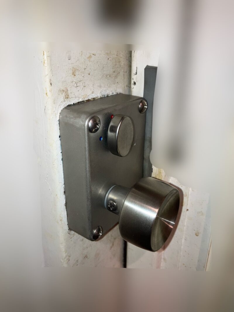 練馬区中村南｜飲食店 勝手口ドアノブ空回