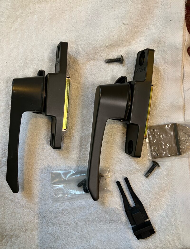 【練馬区谷原】富士サッシのクレセント錠が故障｜破損による緊急交換対応