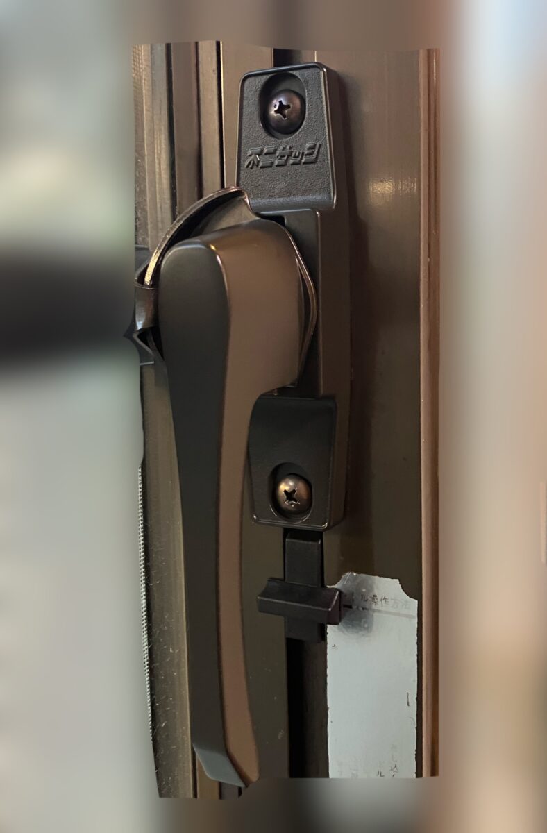 【練馬区谷原】富士サッシのクレセント錠が故障｜破損による緊急交換対応