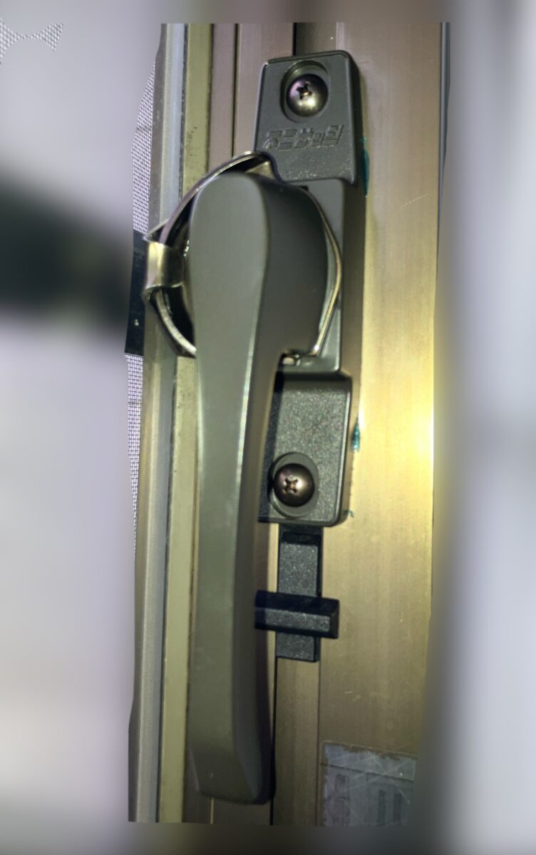 練馬区高野台｜富士サッシ製クレセント錠の経年劣化による緊急交換