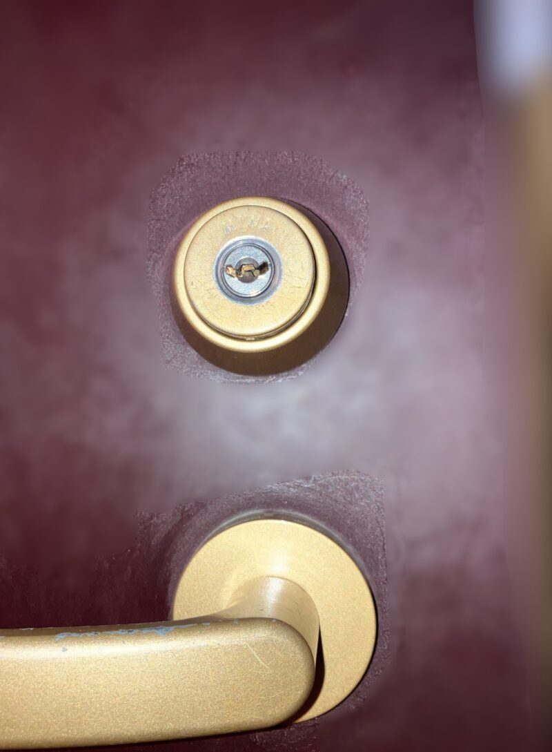 練馬区南田中｜鍵穴に鍵が折れて抜けないトラブル｜引っ掛かり改善のオーバーホール対応