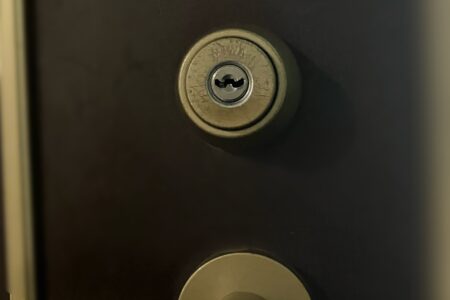 練馬区南田中｜鍵穴に鍵が折れて抜けないトラブル｜引っ掛かり改善のオーバーホール対応