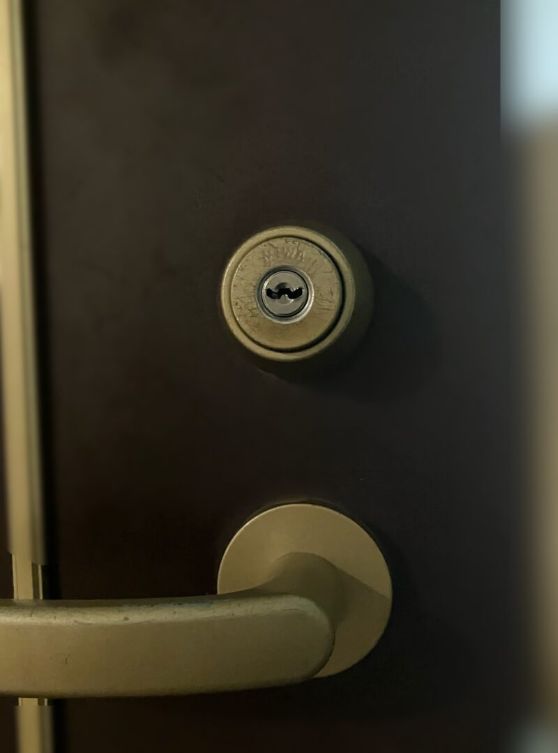 練馬区南田中｜鍵穴に鍵が折れて抜けないトラブル｜引っ掛かり改善のオーバーホール対応