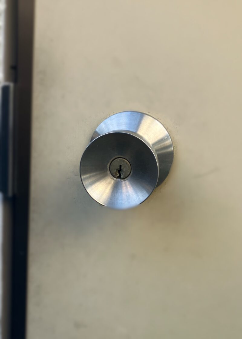 練馬区三原台｜お勝手口ドアノブ鍵交換（<strong>即日対応</strong>）