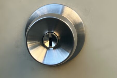 練馬区三原台｜お勝手口ドアノブ鍵交換（<strong>即日対応</strong>）