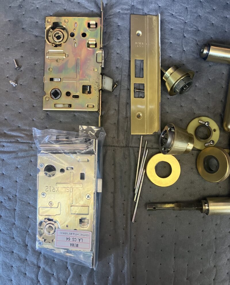 【豊島区千川】MIWA錠ケース交換|内外から施錠感がない鍵を修理