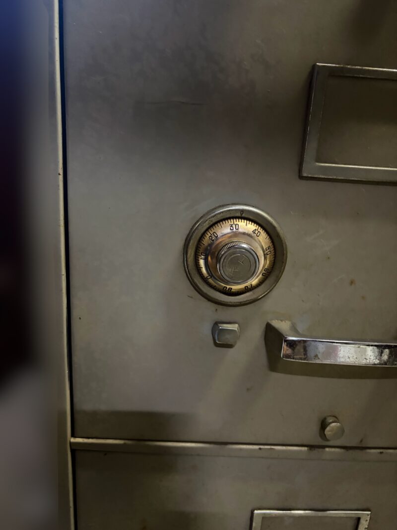 【杉並区｜浜田山｜金庫解錠】何十年も開かなかったKUMAHIRAキャビネット型金庫を非破壊で解錠