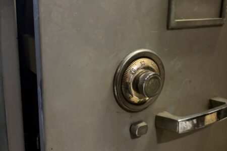 【杉並区｜浜田山｜金庫解錠】何十年も開かなかったKUMAHIRAキャビネット型金庫を非破壊で解錠