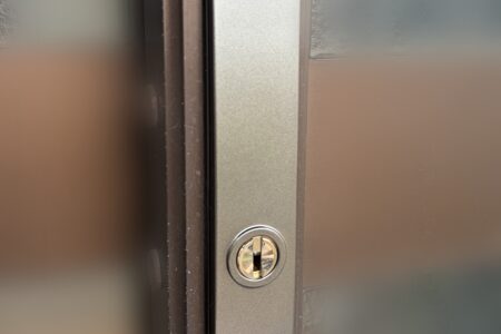【練馬区大泉学園町｜引戸の鍵がかからない】建て付け調整・鍵交換で改善｜ディンプルキーへ交換
